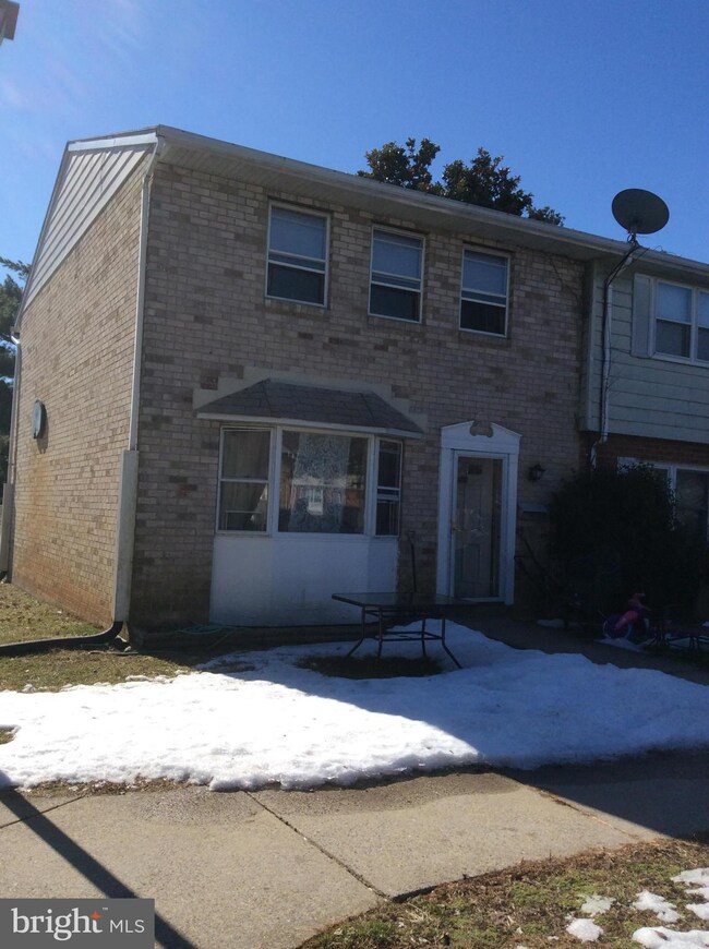142 Key Pkwy, Frederick, MD 21702 - photo 2
