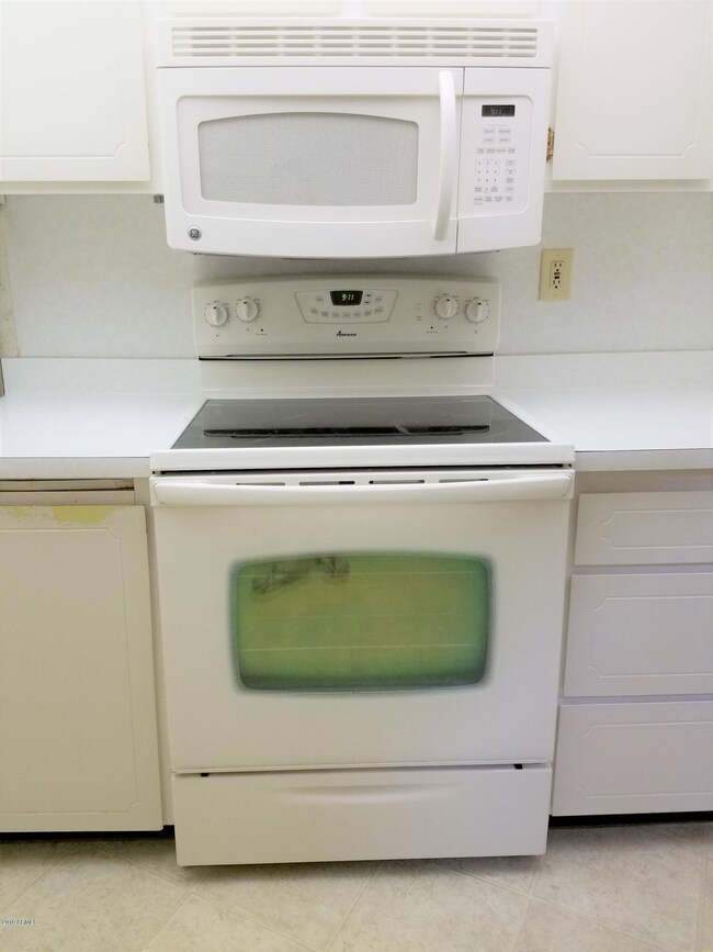 10926 W Topaz Dr, Sun City, AZ 85351 - photo 5