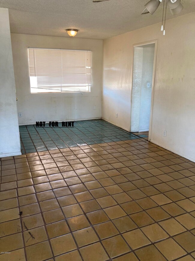 8114 W Avalon Dr, Phoenix, AZ 85033 - photo 2