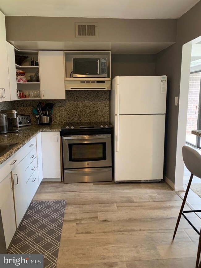 3105 Buccaneer Ct unit 202, Fairfax, VA 22031 - photo 7