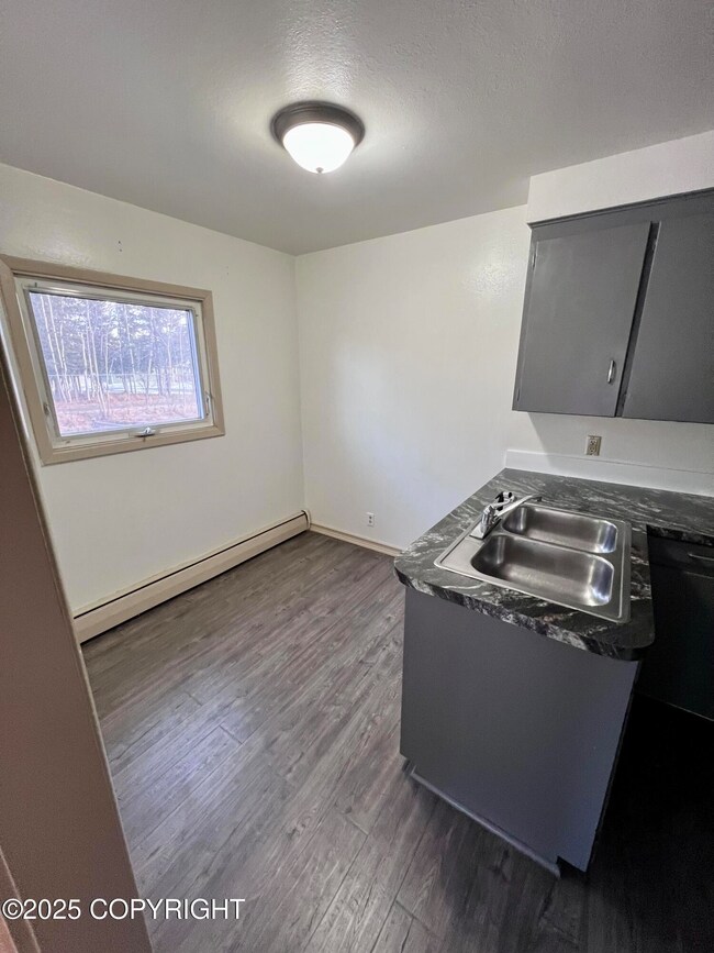 1900 W 32nd Ave unit C, Anchorage, AK 99517 - photo 5