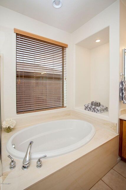 Master Bathroom2