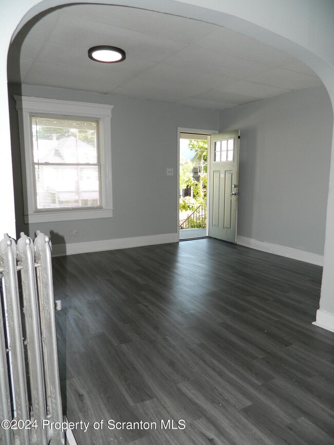 829 N Main Ave, Scranton, PA 18504 - photo 5