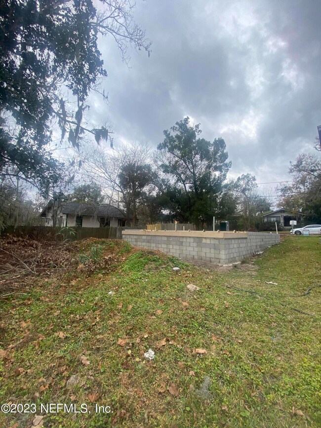 1237 Willow Branch Ave, Jacksonville, FL 32205 - photo 7