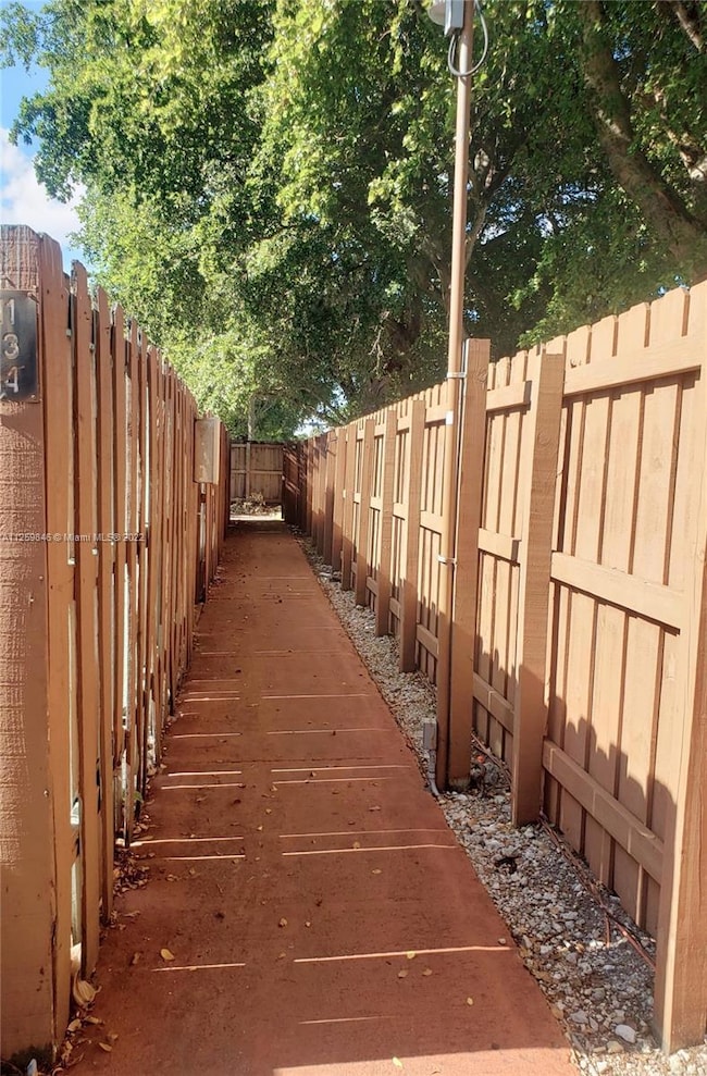 15401 SW 81st Cir Ln unit 14, Miami, FL 33193 - photo 3