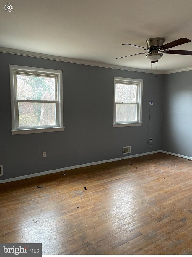 5605 Rollins Ln, Capitol Heights, MD 20743 - photo 5