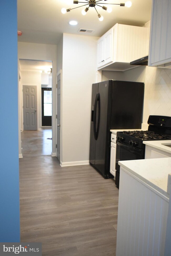 423 N Edgewood St, Baltimore, MD 21229 - photo 4