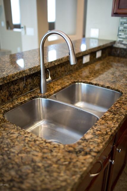 Custom Granite & Undermount Sink