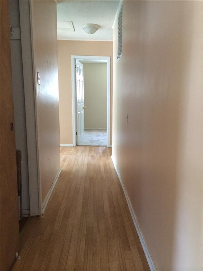 519 Henderson Dr, Jacksonville, NC 28540 - photo 7