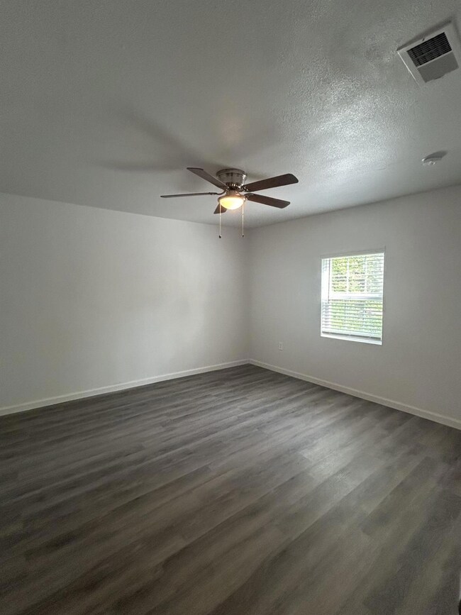 219 S 4th St, Bonham, TX 75418 - photo 2