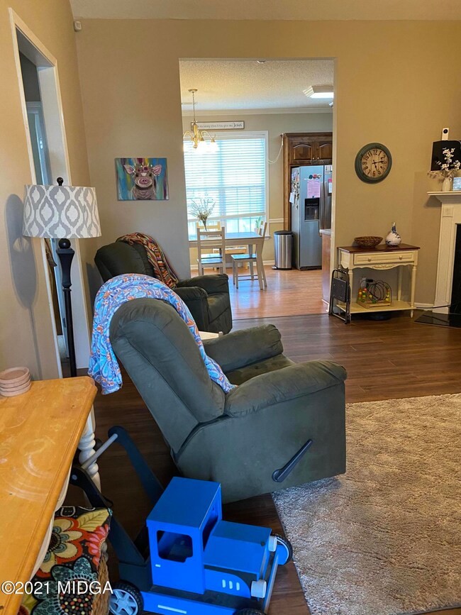 301 Manchester Ln, Byron, GA 31008 - photo 6