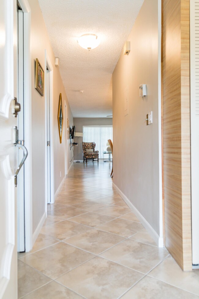 Entry/foyer