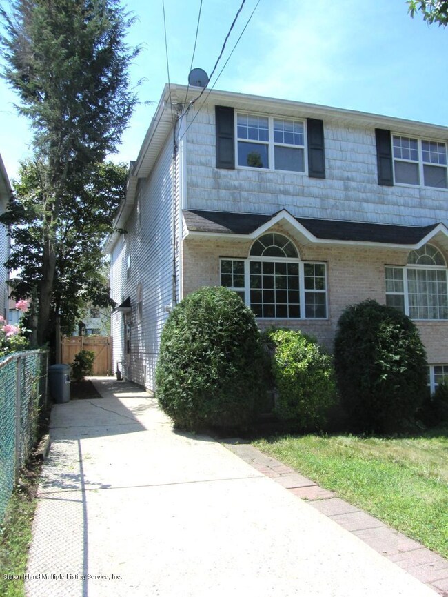 70 Melrose Ave, Staten Island, NY 10301 - photo 2