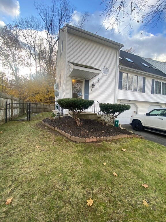 1 Jonathan Cir, Worcester, MA 01604 - photo 3