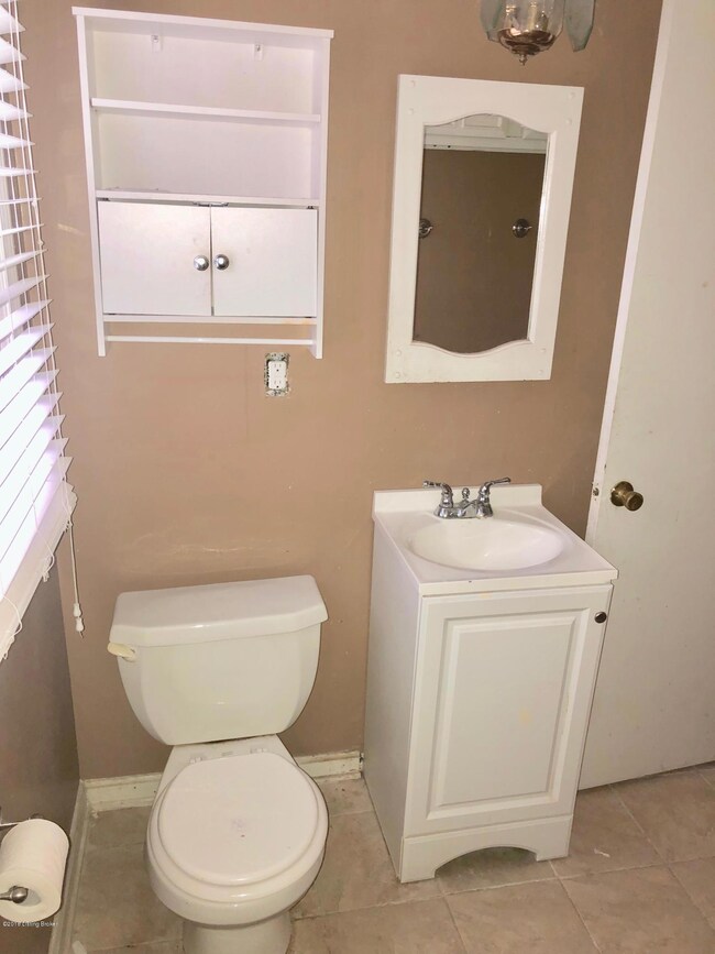 5804 Shelby St, Louisville, KY 40291 - photo 2