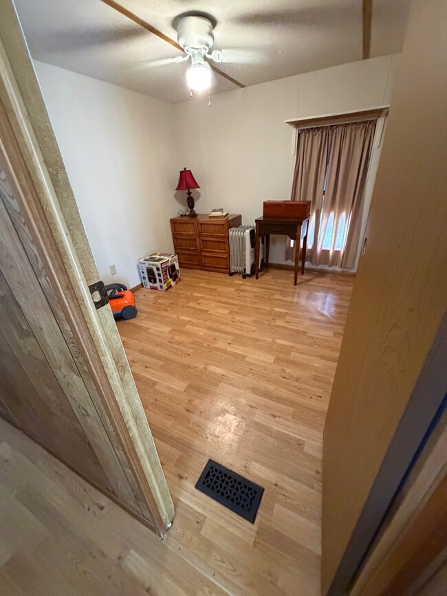 918 Reed Canal Rd unit 117 Apple, South Daytona, FL 32119 - photo 6