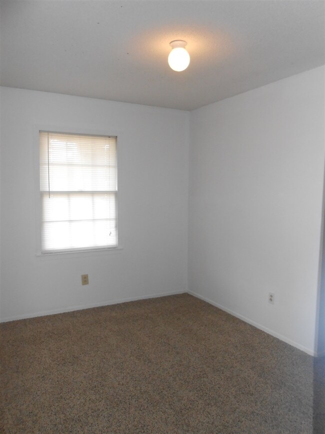 510 E Springhill Terrace, Jacksonville, NC 28546 - photo 7