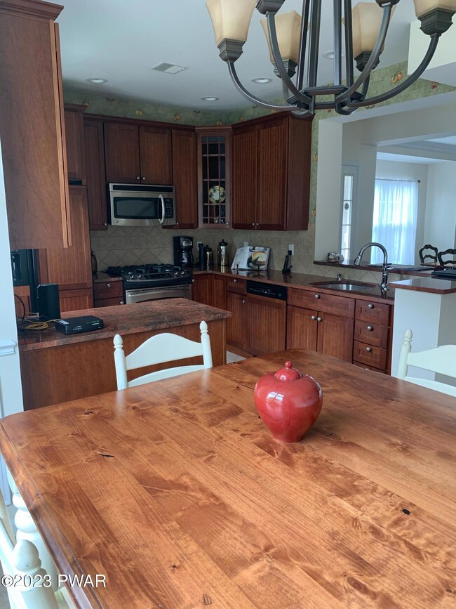 110 Braeburn Path, Matamoras, PA 18336 - photo 3