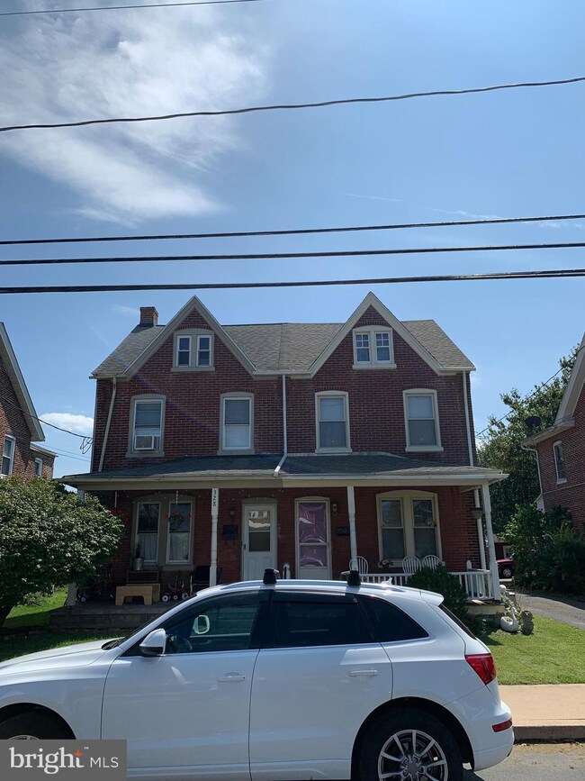 326 E Jackson St, New Holland, PA 17557 - photo 4