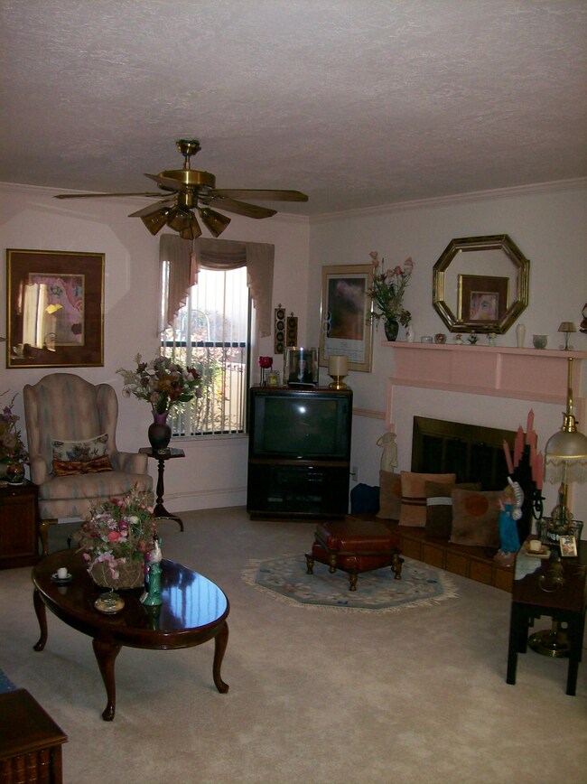 5921 Elmwood Dr NE, Albuquerque, NM 87109 - photo 3