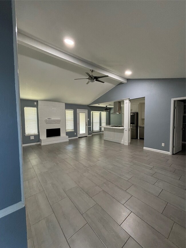 9514 Misty Bridge St, Houston, TX 77075 - photo 4