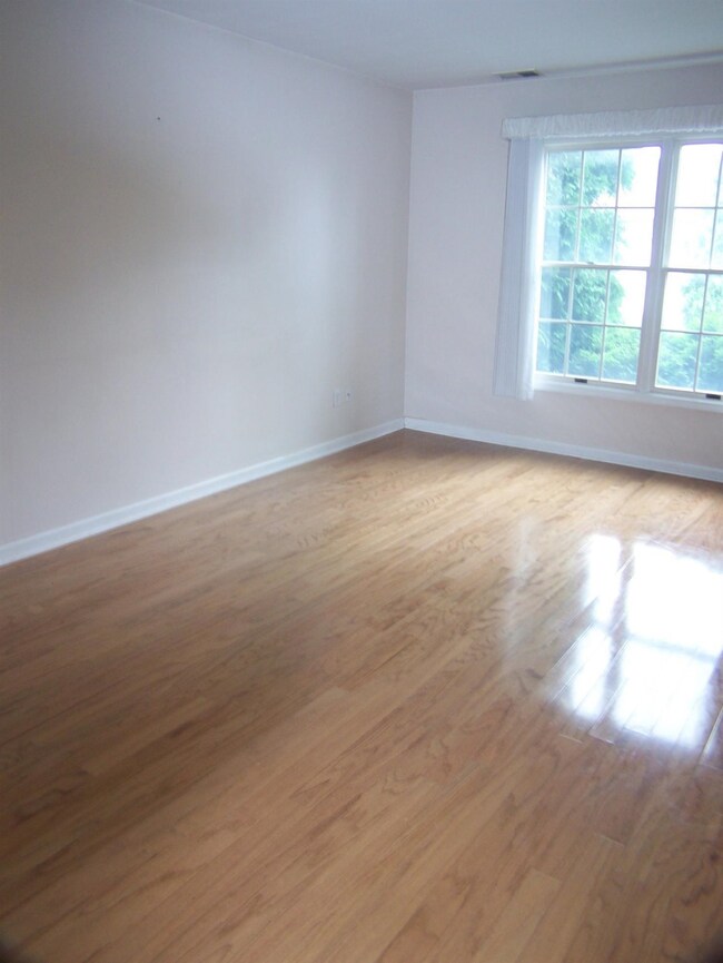 552 Briarwood Dr, Dyer, IN 46311 - photo 5