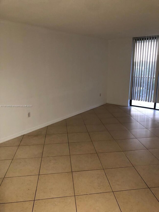 16950 W Dixie Hwy A631 Hwy unit 631, North Miami Beach, FL 33160 - photo 5