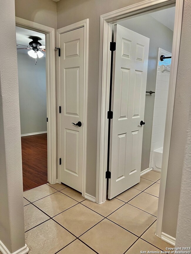 11010 Connemara Cove, San Antonio, TX 78254 - photo 4