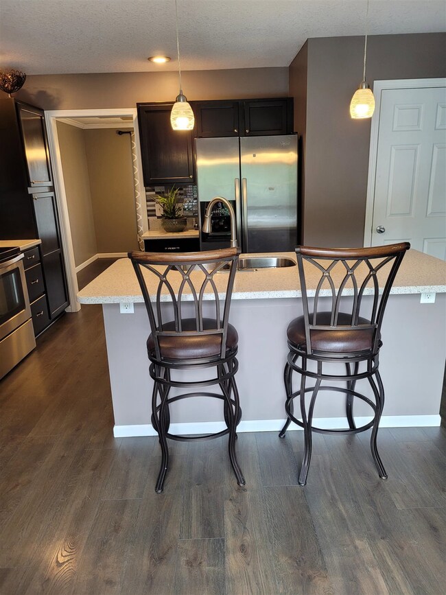 3219 Fieldcrest Dr, Davenport, IA 52806 - photo 3