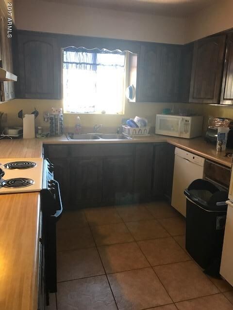 30TH KITCHEN