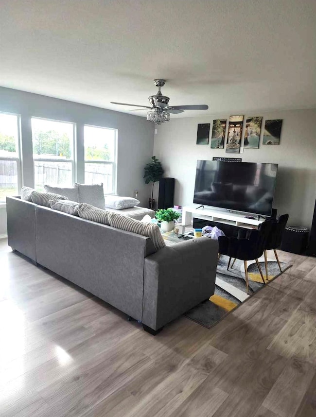 117 W Point Way, Elgin, TX 78621 - photo 4