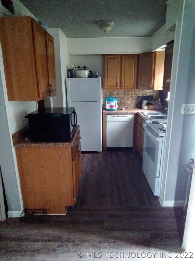 6108 S Madison Place unit A, Tulsa, OK 74136 - photo 5