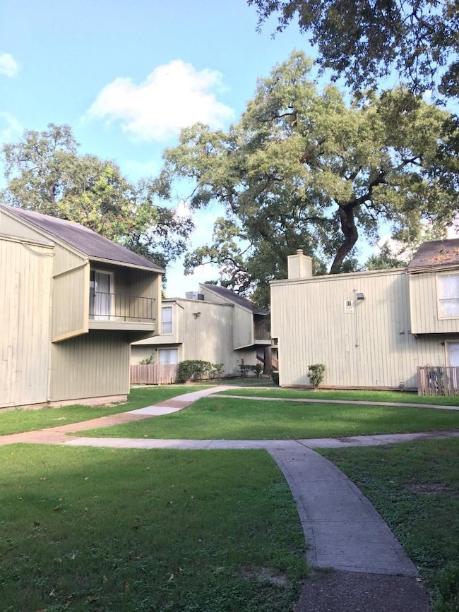 5625 Antoine Dr unit 1507, Houston, TX 77091 - photo 2