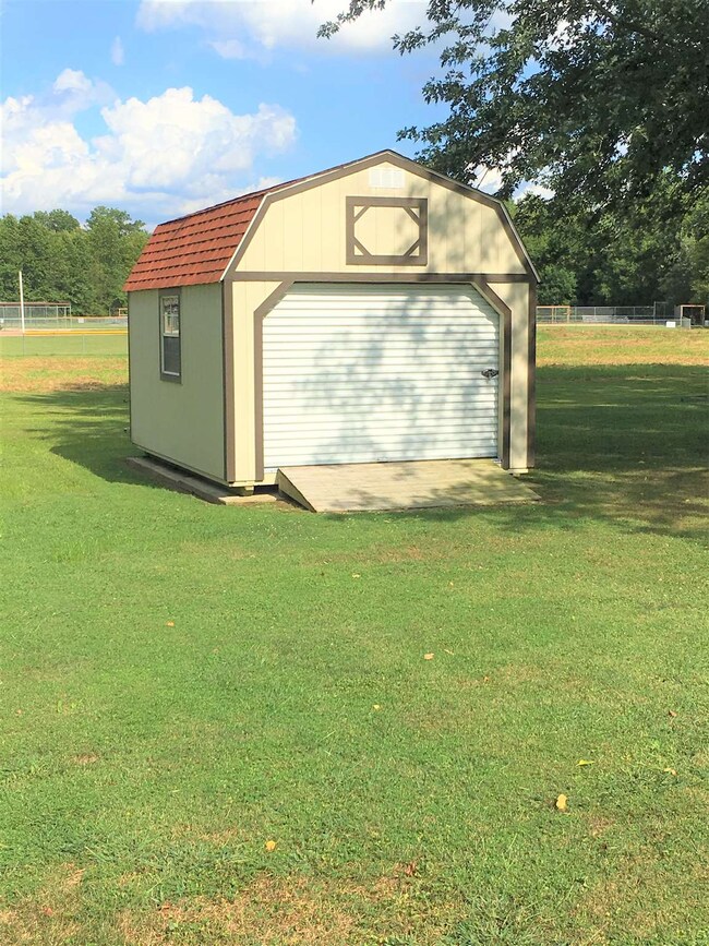 45 NE 12th St, Linton, IN 47441 - photo 2