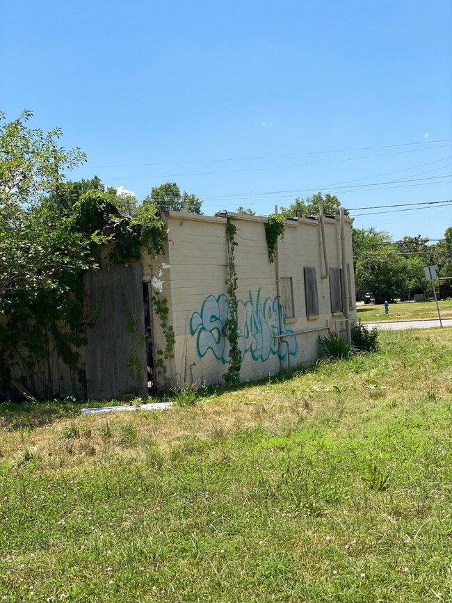 4315 Kelley St, Houston, TX 77026 - photo 2