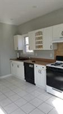 961 Pleasant St unit 1, East Weymouth, MA 02189 - photo 4