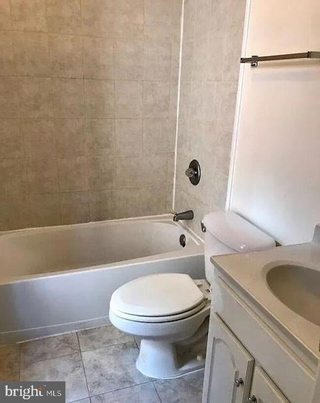 906 Saint Paul St unit 7, Baltimore, MD 21202 - photo 3