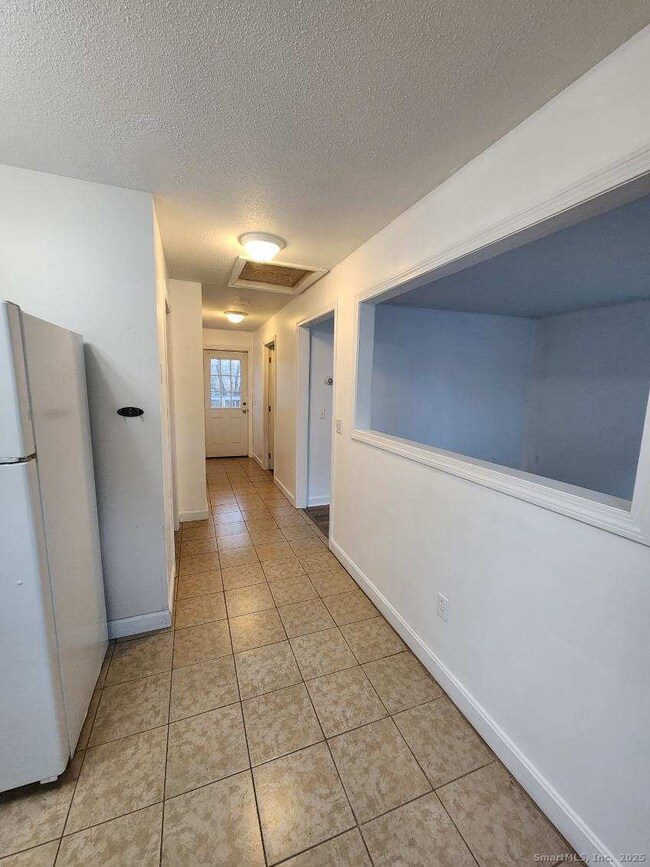 205 Camp St unit Rear House, Plainville, CT 06062 - photo 4