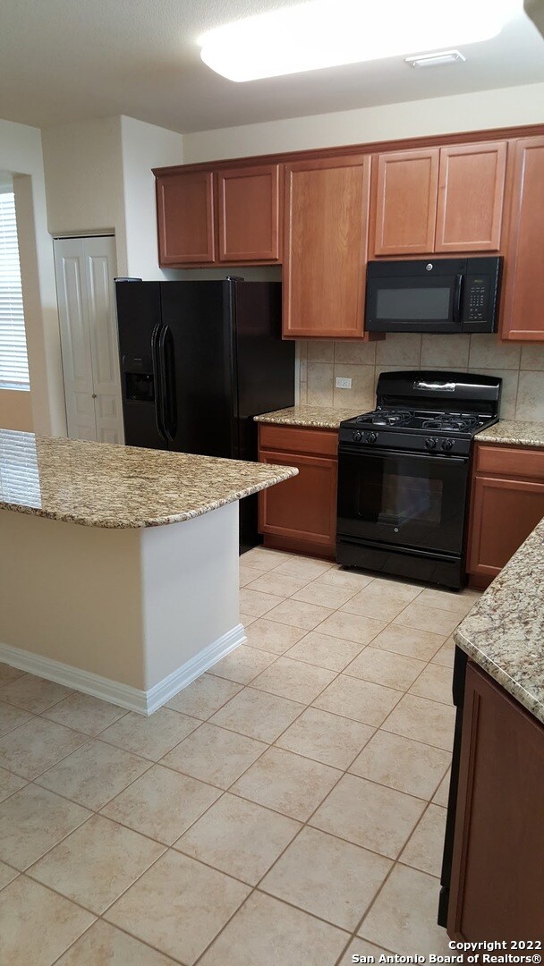 320 Perry St unit Main House, San Marcos, TX 78666 - photo 3