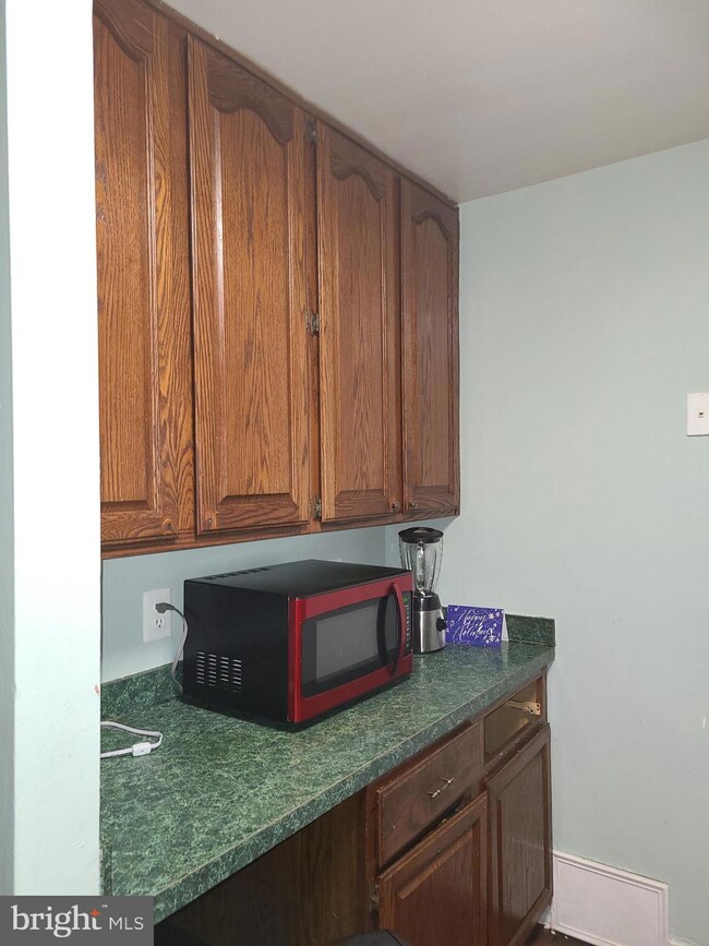 953 Owens Rd, Oxon Hill, MD 20745 - photo 7