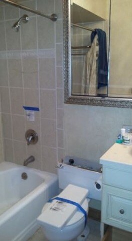 2001 Eastview Dr, Des Plaines, IL 60018 - photo 2