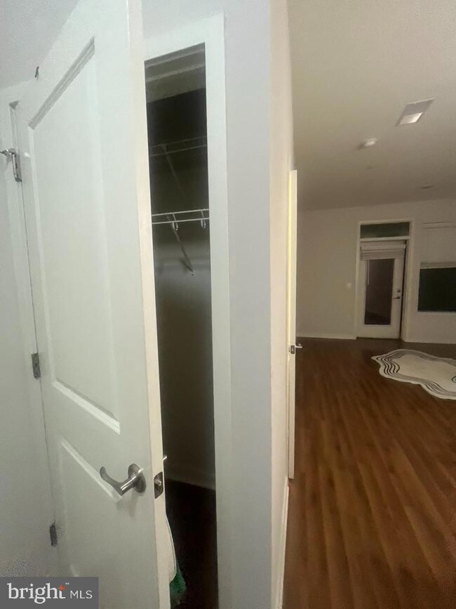 401 Race St unit 129, Philadelphia, PA 19106 - photo 4