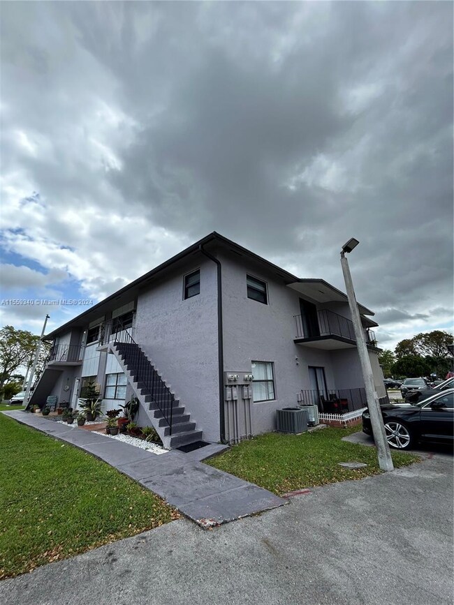 13241 SW 17th Ln unit 523, Miami, FL 33175 - photo 2