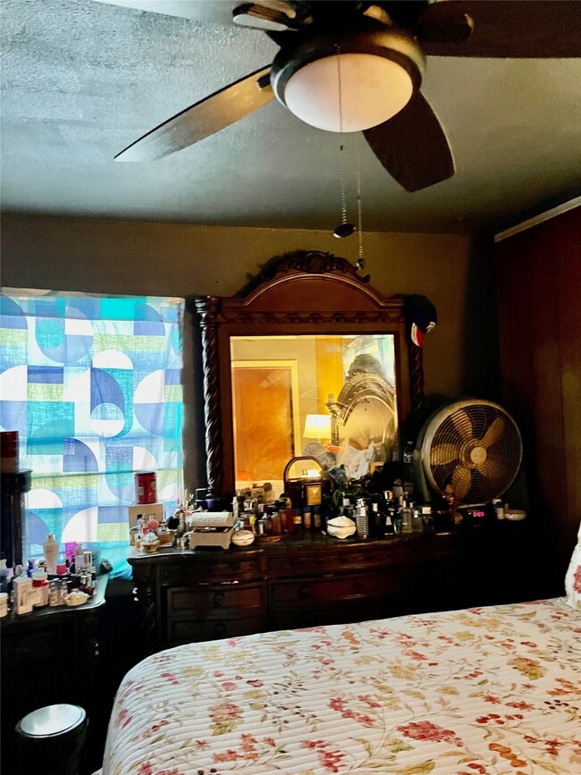 7335 Marilyn Ln, Houston, TX 77016 - photo 4