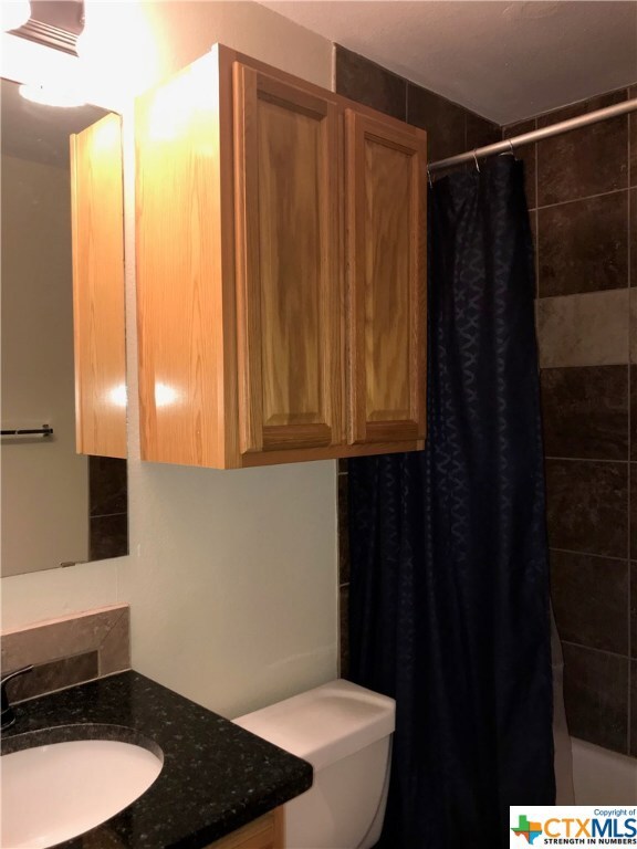 109 Crest Dr unit 111, San Marcos, TX 78666 - photo 6