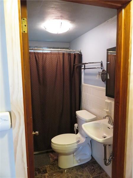 Bathroom - Main Floor