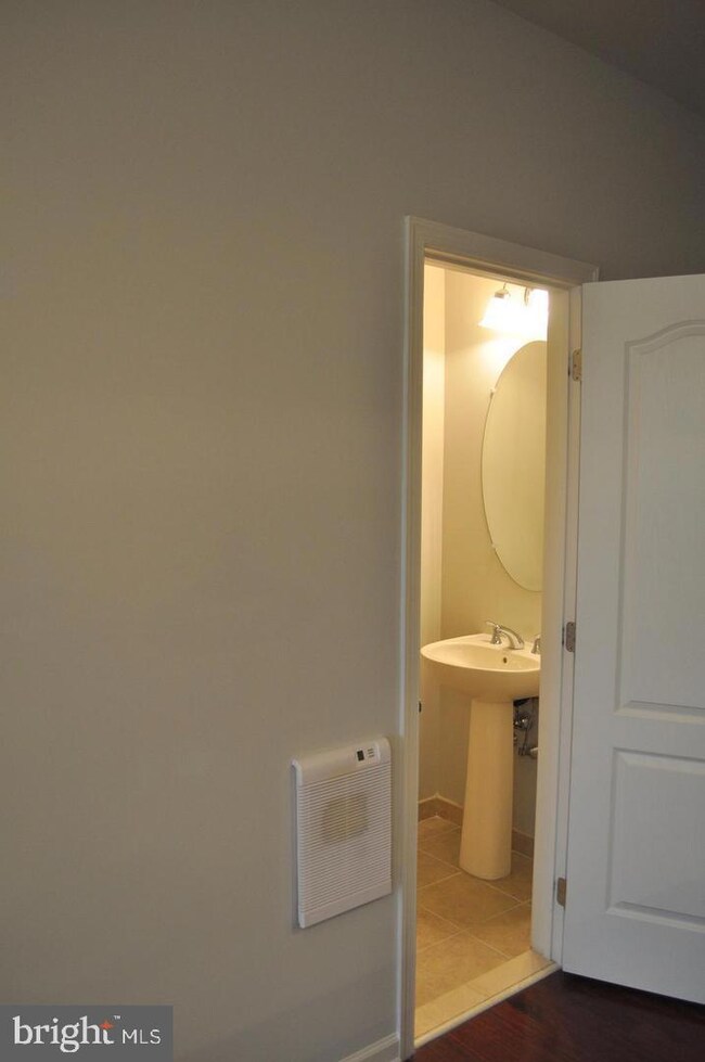 43017 Clarks Mill Terrace, Ashburn, VA 20148 - photo 5