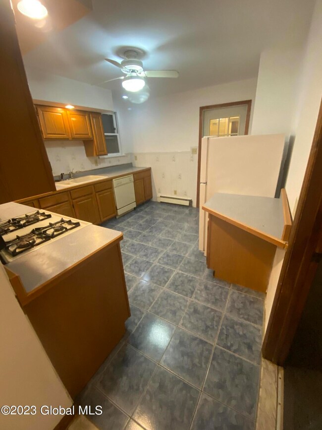 279 Ontario St, Albany, NY 12203 - photo 3