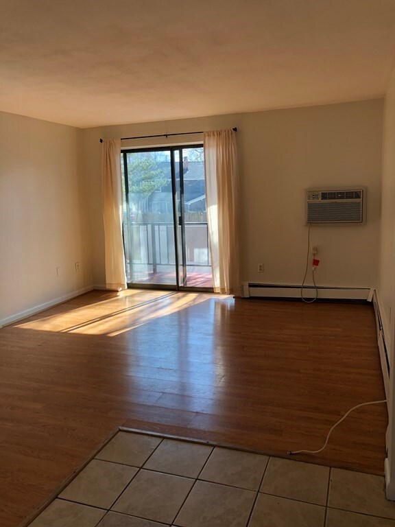 3 Richardson St unit E4, Wakefield, MA 01880 - photo 4