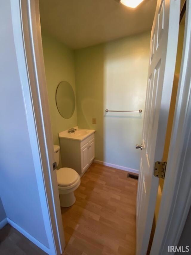 909 E Vincennes St, Linton, IN 47441 - photo 4